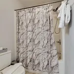 Apartment 2 Bdr With Free Parking! 2m To Broadway! *
