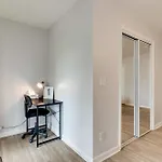 2 Bdr With Free Parking! 2m To Broadway! *