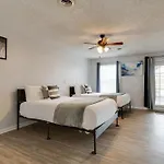 2 Bdr With Free Parking! 2m To Broadway! Apartment *