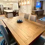 8 Minutes To Downtown! Holiday home *