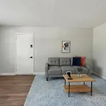 Brentwood A2 I Cozy & Comfy I 2bd I Free Parking Apartment *