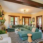Bright In Hip East Walk To 5 Points - Only 2 Miles To Downtown Holiday home Nashville