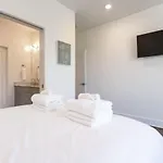 6 Bedroom Quiet Townhome! 6min To Airport & 15min To Downtown! * Nashville