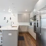 6 Bedroom Quiet Townhome! 6min To Airport & 15min To Downtown! Holiday home Nashville