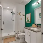 New Design-2 Miles To Broadway Apartment *