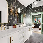 Modern Townhouse Near Vandy And Parthenon Holiday home Nashville