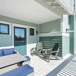 Two Decks To Enjoy Walk To 5 Points Faves Garage Close To Dining And Bars Board Games 10 Mins To Broadway 24 Hour Hospitality Holiday home Nashville