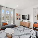 Two Decks To Enjoy Walk To 5 Points Faves Garage Close To Dining And Bars Board Games 10 Mins To Broadway 24 Hour Hospitality *