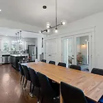 Holiday home Two Decks To Enjoy Walk To 5 Points Faves Garage Close To Dining And Bars Board Games 10 Mins To Broadway 24 Hour Hospitality Nashville