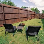 Cozy Getaway Mins To Downtown, Broadway Airport Holiday home Nashville