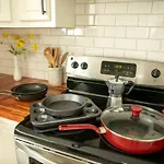 Cozy Getaway Mins To Downtown, Broadway Airport Holiday home *