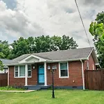 Cozy Getaway Mins To Downtown, Broadway Airport Holiday home Nashville