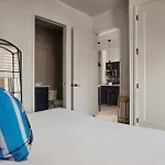 Modern Music Row With King & Queen Bedrooms + Private Balcony Pool & Fitness Center Walk To Rca B & Local Dining Under 2 Miles To Broadway Garage Parking Elevator Access 24 Hr Hospitality Nashville