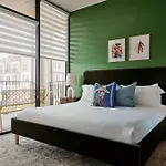 Modern Music Row With King & Queen Bedrooms + Private Balcony Pool & Fitness Center Walk To Rca B & Local Dining Under 2 Miles To Broadway Garage Parking Elevator Access 24 Hr Hospitality * Nashville