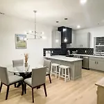 Holiday home 3br Game Sleeps 10 Near Opry & Broadway *