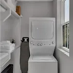10 Min Drive Downtown, Roof Deck, Pet Friendly Holiday home Nashville