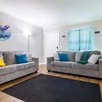 Apartment Downtown 1br With Full Kitchen, Pet-friendly