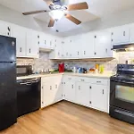 Downtown 1br With Full Kitchen, Pet-friendly Apartment Nashville