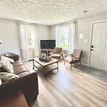 5 Min To Airport Pet Friendly Fire Pit Fenced Yard Holiday home