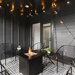 Patio Firepit Garage Walk To Belmont 12 South, Restaurants And
