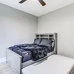Holiday home 1 Mi To Downtown Nashville: Townhome W/ Balcony!