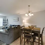 Apartment Prime Location With Balcony Near Broadway And Golf Nashville