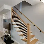 Prime Location With Balcony Near Broadway And Golf Apartment *