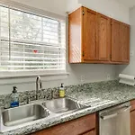 Prime Location With Balcony Near Broadway And Golf *