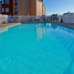 Holiday Inn Express & Suites Nashville-I-40 & I-24