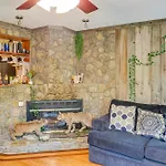 Nashville Getaway With Gazebo, 11 Mi To Downtown!