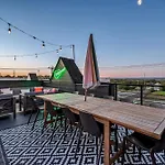 Holiday home Designer Single Family House-rooftop- Hot Tub Nashville