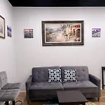 Apartment French Lavender Close To Downtown