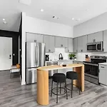 Apartment Chic Music Row Rooftop Deck With View Gym Office And