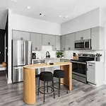 Chic Music Row Rooftop Deck With View Gym Office And Apartment Nashville