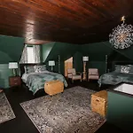 Magazine Featured 1890s Home, Pets, Yard, 8min-dt Holiday home Nashville