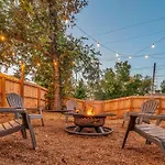 Fully Furnished With Deck Near Center *