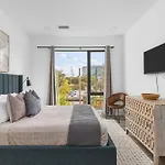 Apartment Luxury On The River 4 Beds 2.5 Bath, Walk To Downtown *