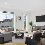 Apartment Luxury On The River 4 Beds 2.5 Bath, Walk To Downtown *