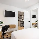 Multi-condo Building With 7 Units 15 Bedrooms 22 Beds And Free Parking *