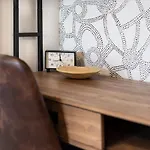 Holiday home Multi-condo Building With 7 Units 15 Bedrooms 22 Beds And Free Parking *