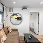 Holiday home Multi-condo Building With 7 Units 15 Bedrooms 22 Beds And Free Parking *