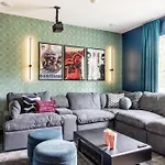 Holiday home Luxury Home- Huge Yard, Fire Pit, Game And Movie *