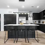 Electric - Odyssey -top Floor West End 2 Bedroom - Minutes To Broadway Apartment *
