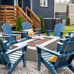 Holiday home Luxury Home- Huge Yard, Fire Pit, Game And Movie Nashville