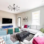 Holiday home Luxury Home- Huge Yard, Fire Pit, Game And Movie Nashville