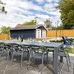 Luxury Home- Huge Yard, Fire Pit, Game And Movie Nashville