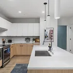 Luxury In The Gulch With Patio Pool Walk To Broadway * Nashville