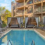 Apartment Luxury In The Gulch With Patio Pool Walk To Broadway Nashville