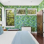 Modern With Rooftop Deck Walk To Coffee Restaurants Brewery *