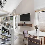Modern With Rooftop Deck Walk To Coffee Restaurants Brewery Holiday home *